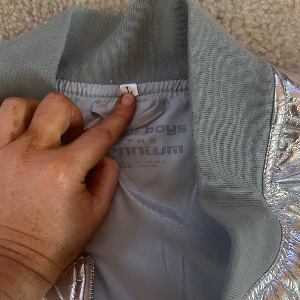 Silver Quilted Backstreet Boys Jacket Exclusively from The Sphere Show 2/14/26 - Picture 9 of 10